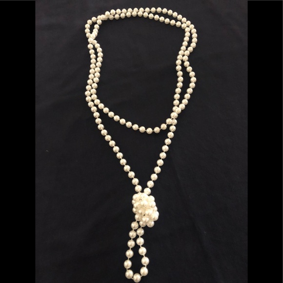 SPECIAL! Any 2 for 20, 3 for 25! Long white faux pearl necklace - Picture 3 of 4